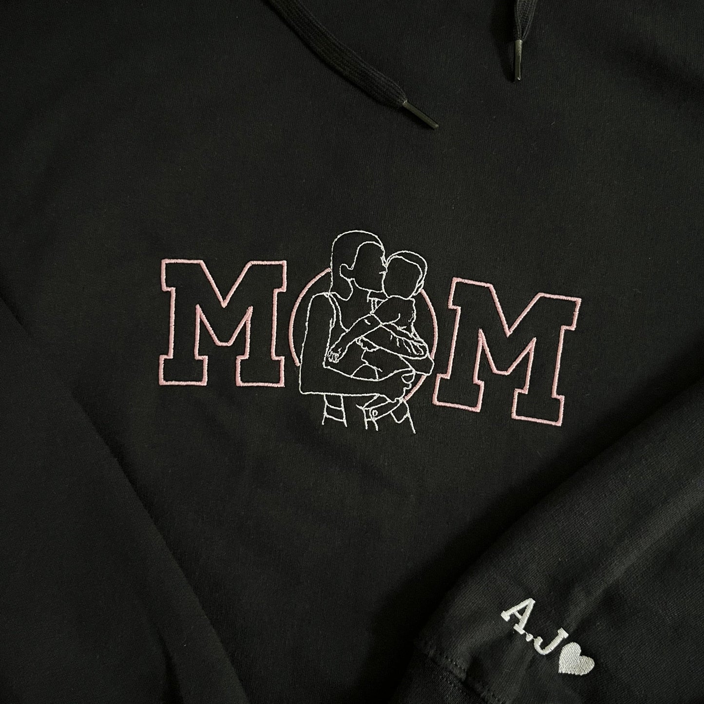 bluza z napisem mom i haftem ze zdjecia dla mamy