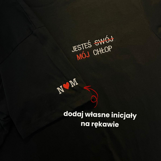 inicjaly na rekawie koszulki