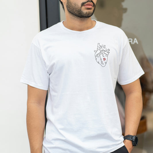 Koszulka z anatomicznym sercem i inicjałem