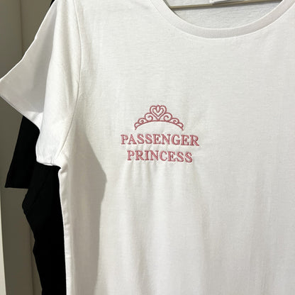 koszulka z haftem passenger princess